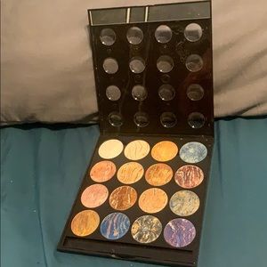 MARK eyeshadow pallet